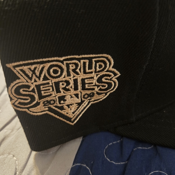 New Era Black Yankees Cap with Gold Accents 7 5/8 - Picture 3 of 4